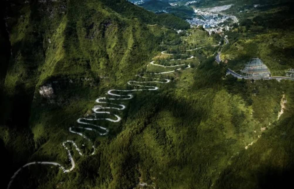 2025晴隆第三届二十四道拐山地跑 Logo