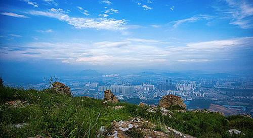 2015 Salomon 昆明长虫山半程山地马拉松 Logo